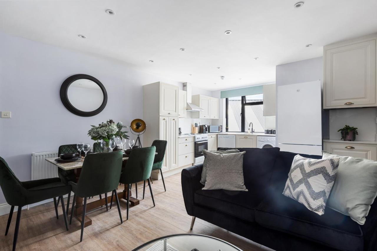 Stylish & Spacious 3 Bed Apartment With Fast Wifi, Close To Tube & Wembly London Eksteriør billede